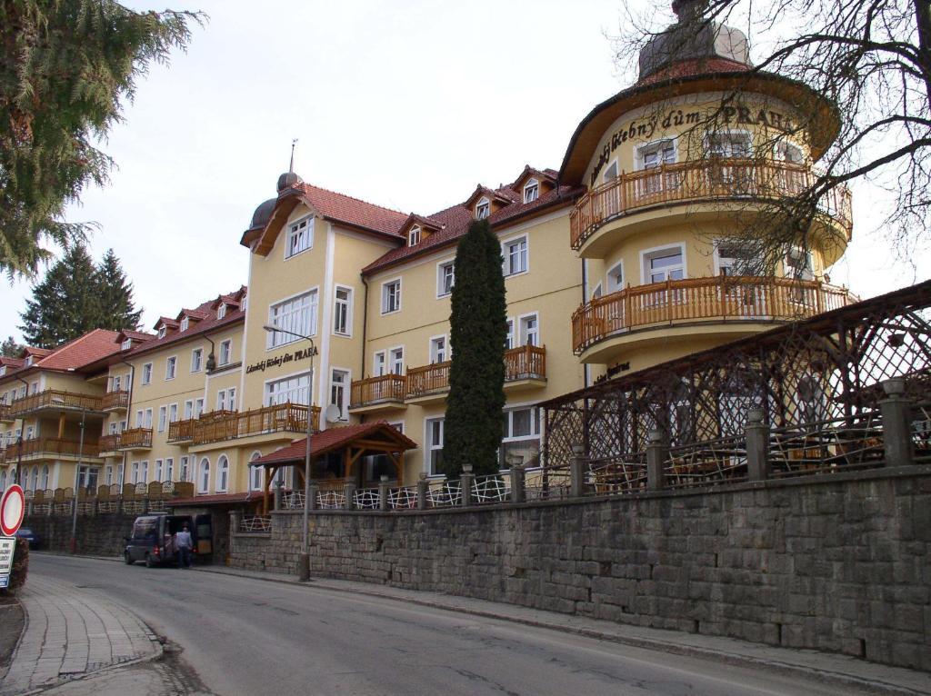 Lazensky Lecebny Dum Praha Ξενοδοχείο Luhačovice Εξωτερικό φωτογραφία